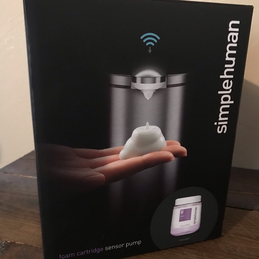 SIMPLEHUMAN foam sensor pump